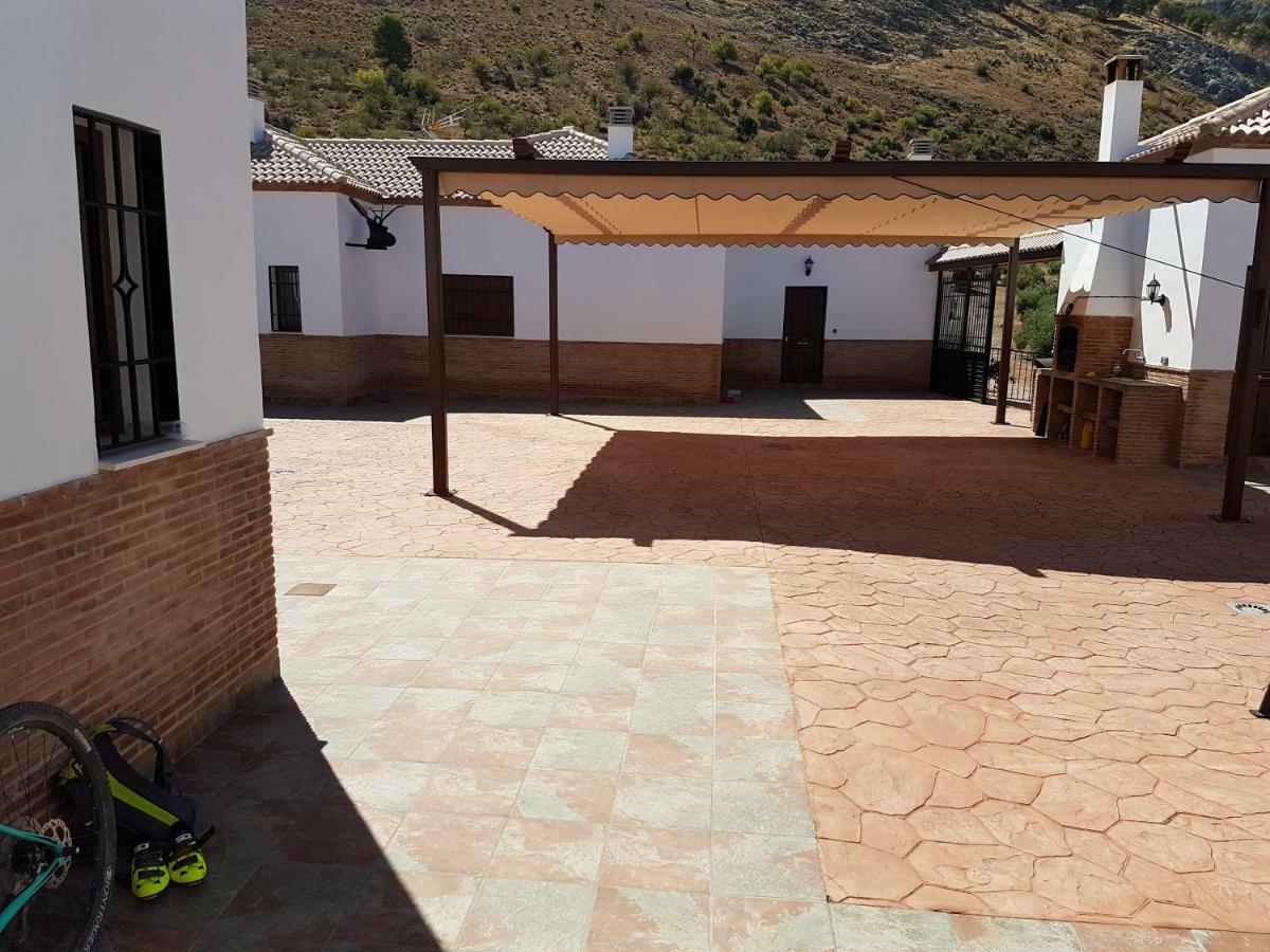 Apartamentos Rurales La Dehesa Del Acebuche Jaén Екстериор снимка