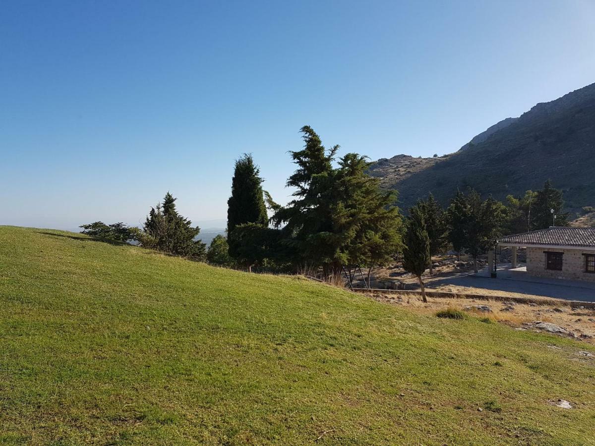 Apartamentos Rurales La Dehesa Del Acebuche Jaén Екстериор снимка